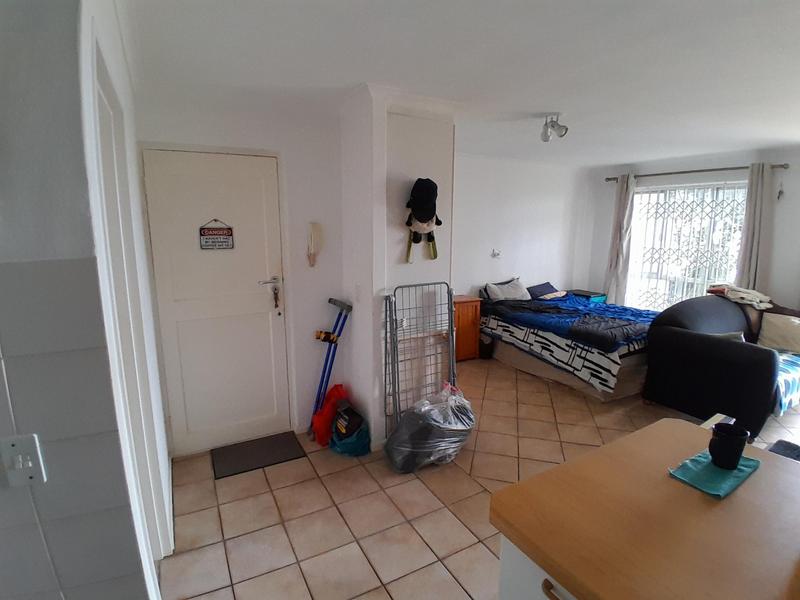 To Let 1 Bedroom Property for Rent in Vredehoek Western Cape